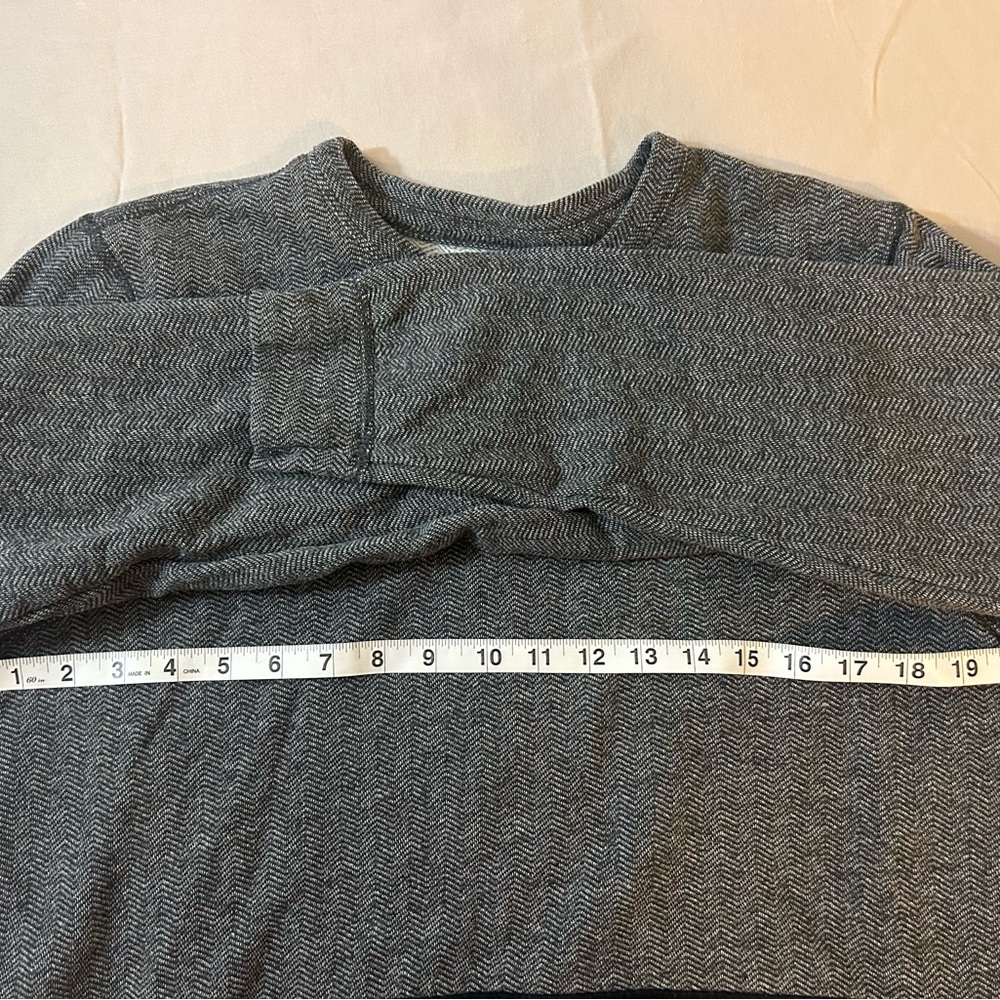 EUC Mens Hollister Grey Black Block Crewneck‎ Sweater Size Medium - Picture 6 of 9